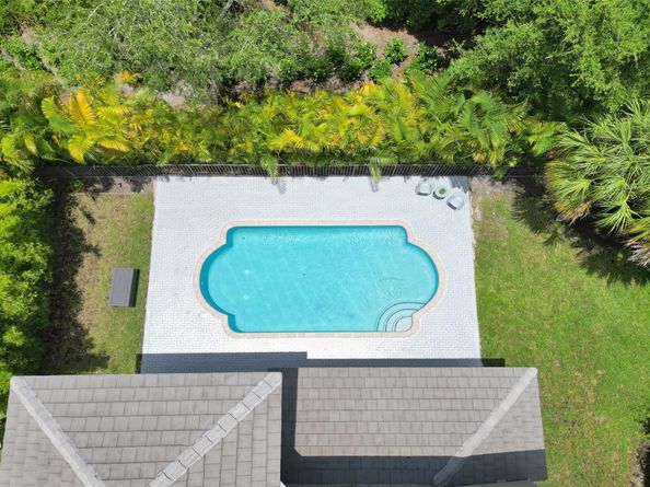8050 NW 126th Ter, Parkland FL 33076