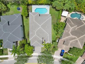 8050 NW 126th Ter, Parkland FL 33076