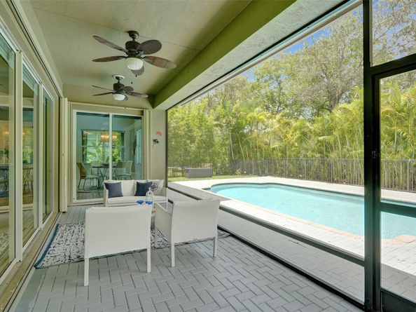 8050 NW 126th Ter, Parkland FL 33076
