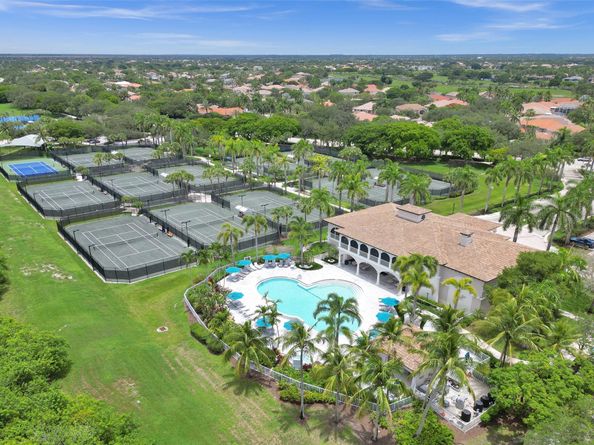 8050 NW 126th Ter, Parkland FL 33076