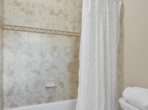 8050 NW 126th Ter, Parkland FL 33076