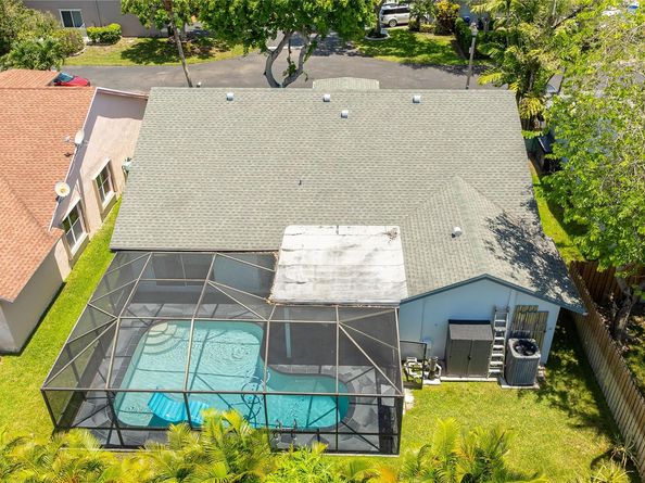 9910 NW 53rd Ct, Coral Springs FL 33076