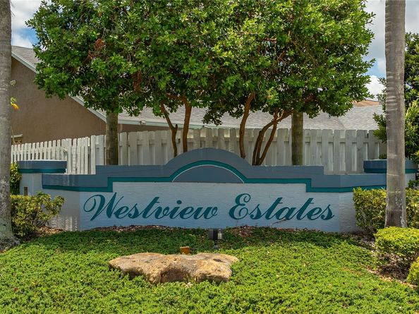 9910 NW 53rd Ct, Coral Springs FL 33076