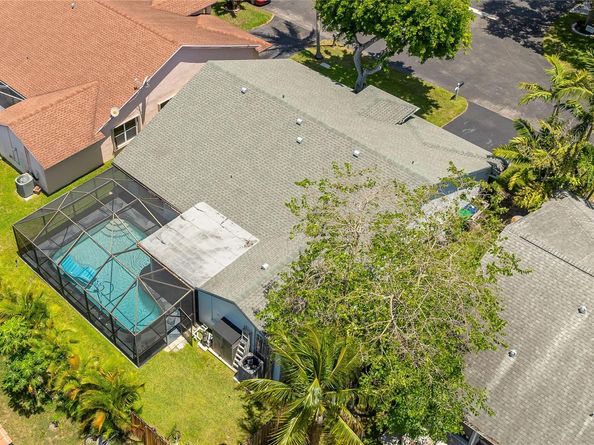 9910 NW 53rd Ct, Coral Springs FL 33076