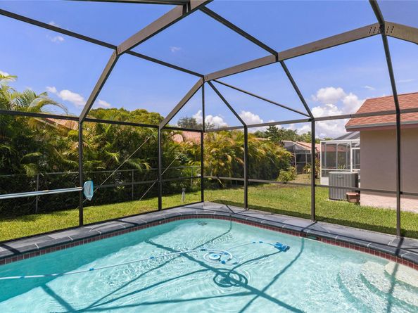 9910 NW 53rd Ct, Coral Springs FL 33076