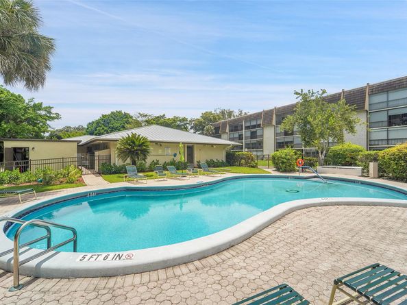 6200 NW 44th St 106, Lauderhill FL 33319