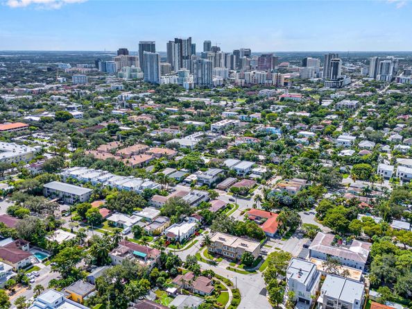 1600 NE 4th Ct, Fort Lauderdale FL 33301