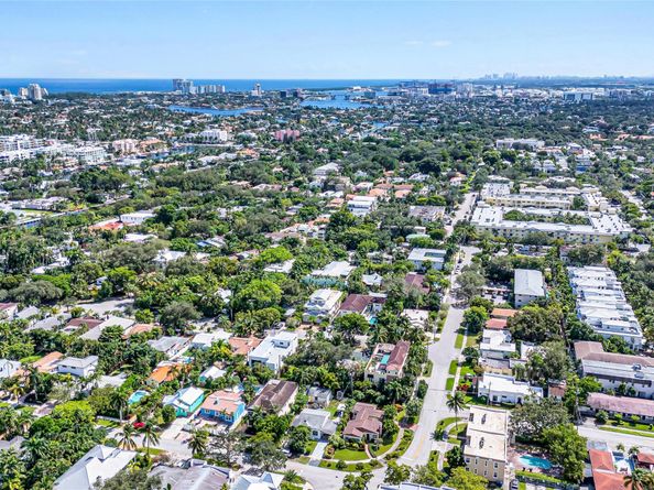1600 NE 4th Ct, Fort Lauderdale FL 33301