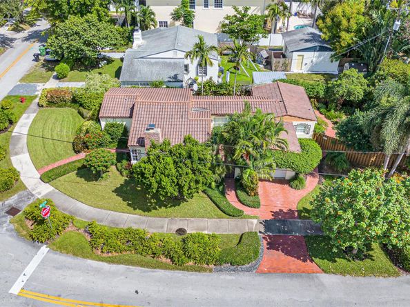 1600 NE 4th Ct, Fort Lauderdale FL 33301