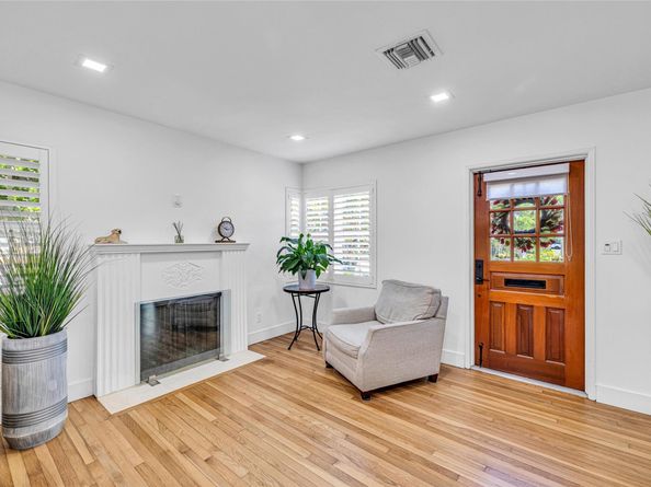 1600 NE 4th Ct, Fort Lauderdale FL 33301