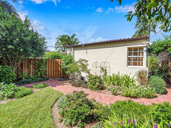 1600 NE 4th Ct, Fort Lauderdale FL 33301