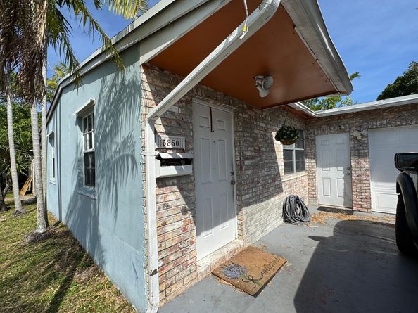 5850 NE 7th Ave, Fort Lauderdale FL 33334