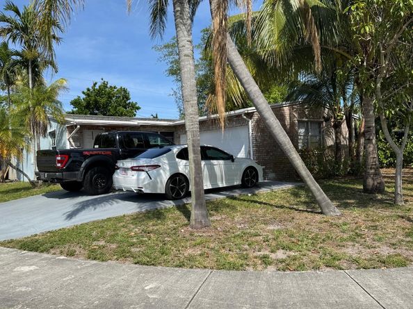 5850 NE 7th Ave, Fort Lauderdale FL 33334