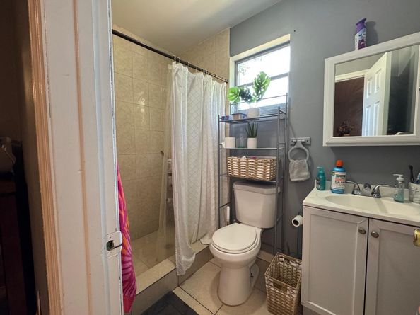 5850 NE 7th Ave, Fort Lauderdale FL 33334