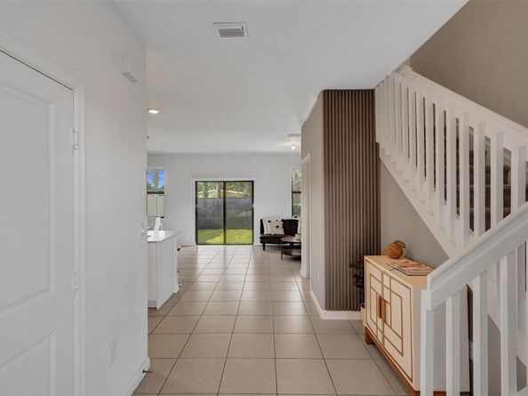 586 NW 203rd Ter, Miami FL 33169