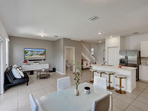 586 NW 203rd Ter, Miami FL 33169