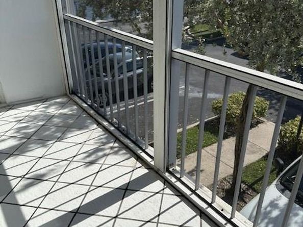 130 Cypress Club Dr 323, Pompano Beach FL 33060