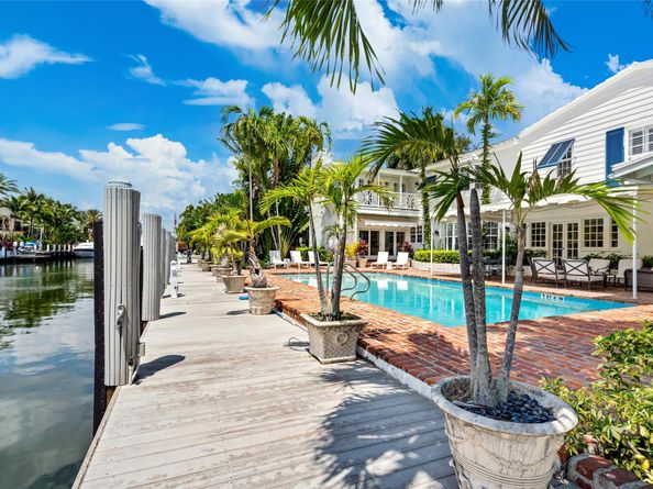 525 Coral Way, Fort Lauderdale FL 33301