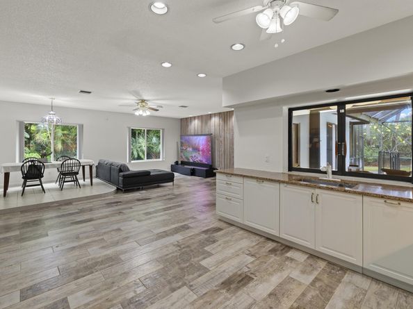 8785 Thousand Pines Circle, West Palm Beach FL 33411