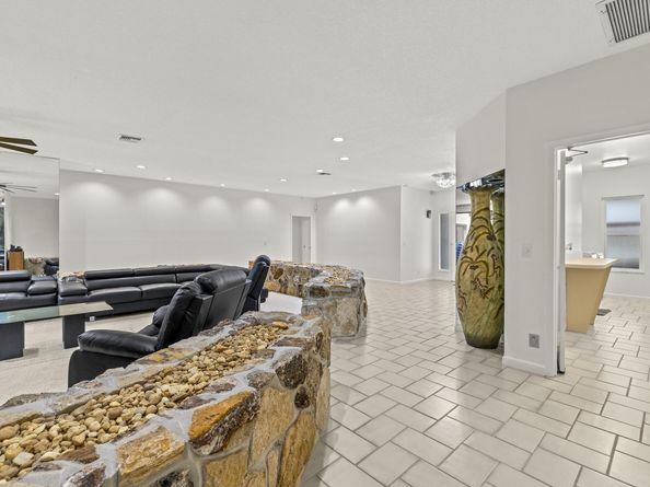 8785 Thousand Pines Circle, West Palm Beach FL 33411