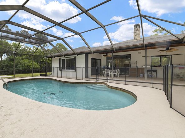 8785 Thousand Pines Circle, West Palm Beach FL 33411