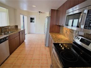 7445 Bay Hill Dr 7445, Hialeah FL 33015