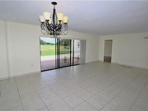 7445 Bay Hill Dr 7445, Hialeah FL 33015