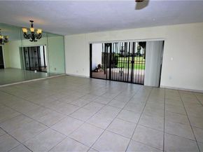 7445 Bay Hill Dr 7445, Hialeah FL 33015