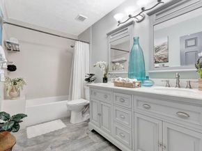 1221 SW 59th Ave, Plantation FL 33317