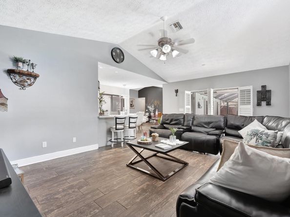 1221 SW 59th Ave, Plantation FL 33317