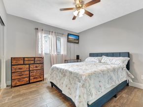 1221 SW 59th Ave, Plantation FL 33317