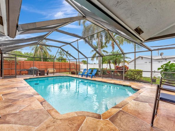 1221 SW 59th Ave, Plantation FL 33317