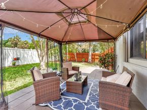1221 SW 59th Ave, Plantation FL 33317
