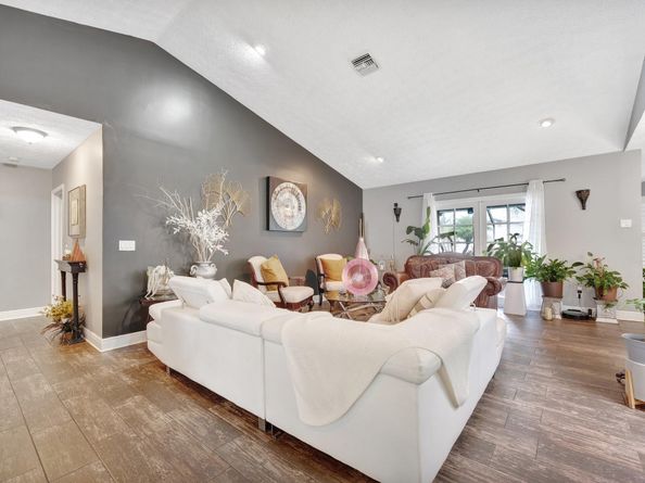 1221 SW 59th Ave, Plantation FL 33317