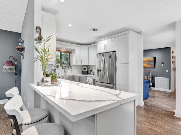 1221 SW 59th Ave, Plantation FL 33317