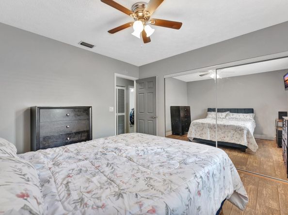 1221 SW 59th Ave, Plantation FL 33317