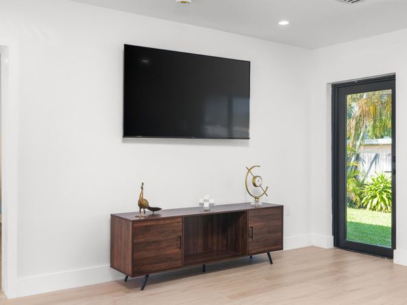 303/305 De Carie, Delray Beach FL 33444