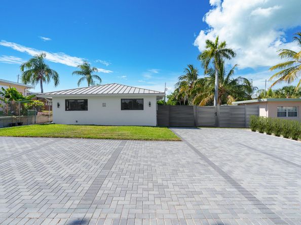 303/305 De Carie, Delray Beach FL 33444