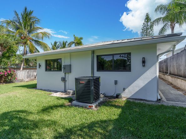 303/305 De Carie, Delray Beach FL 33444