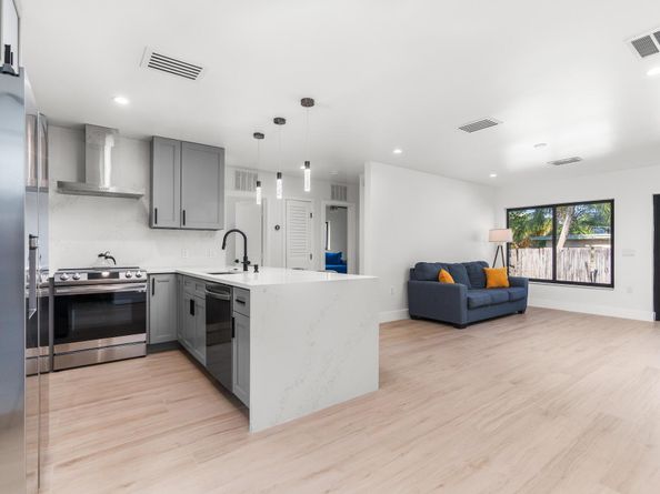 303/305 De Carie, Delray Beach FL 33444