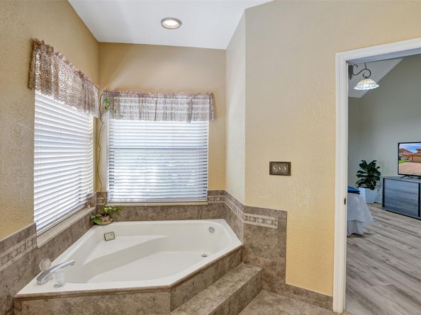 2565 Kerry Dr, Cooper City FL 33026