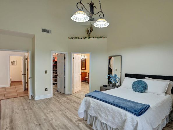 2565 Kerry Dr, Cooper City FL 33026