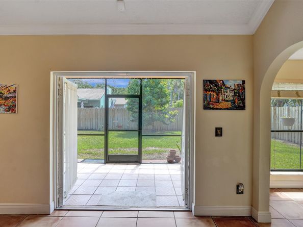 2565 Kerry Dr, Cooper City FL 33026