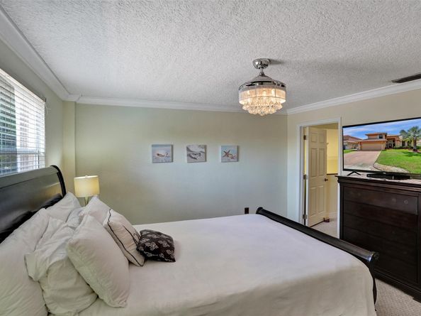 2565 Kerry Dr, Cooper City FL 33026