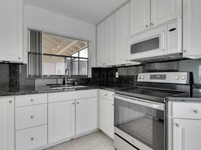 5695 Lakeview Mews Drive, Boynton Beach FL 33437