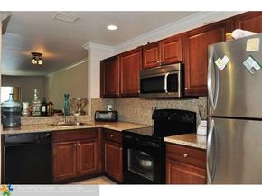 11580 NW 37th St, Coral Springs FL 33065