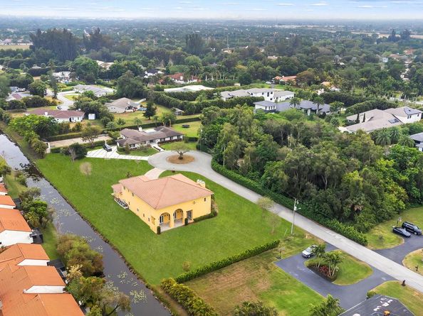 11621 SW 1st St, Plantation FL 33325