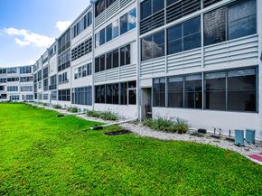 127 Southampton B 127, West Palm Beach FL 33417