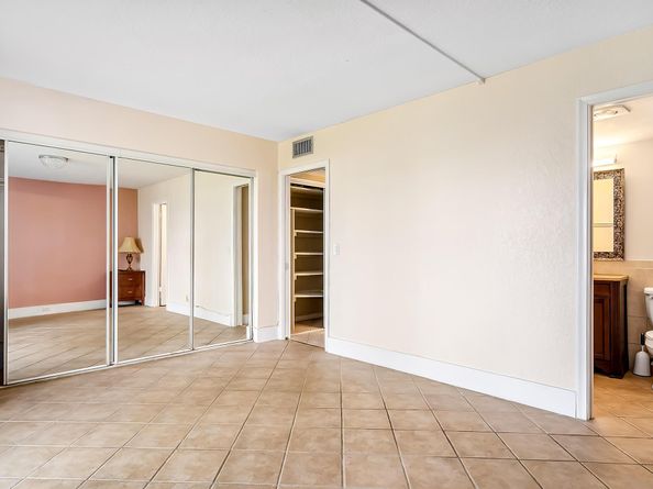 127 Southampton B 127, West Palm Beach FL 33417