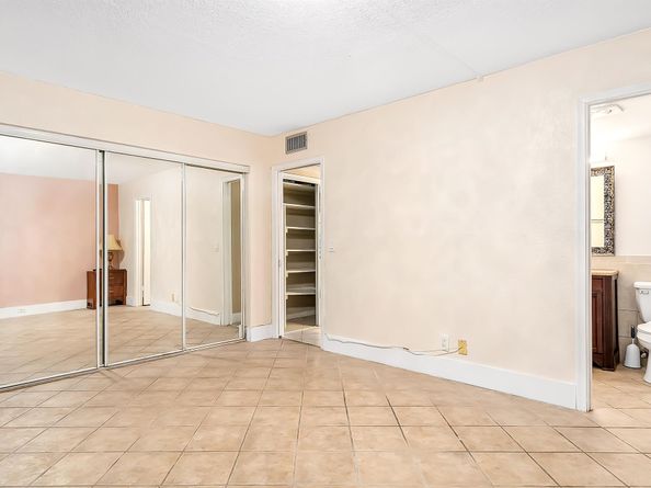 127 Southampton B 127, West Palm Beach FL 33417